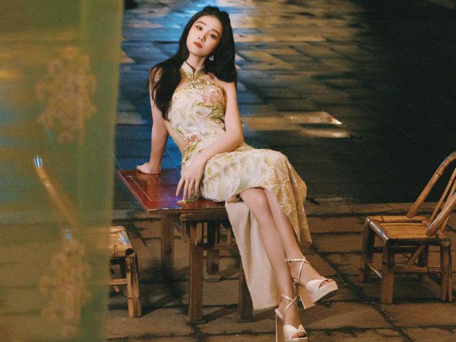 ：透视国风齐爆娜扎虞书欣美学霸屏！开元棋牌app三月女星造型巅峰战(图7)