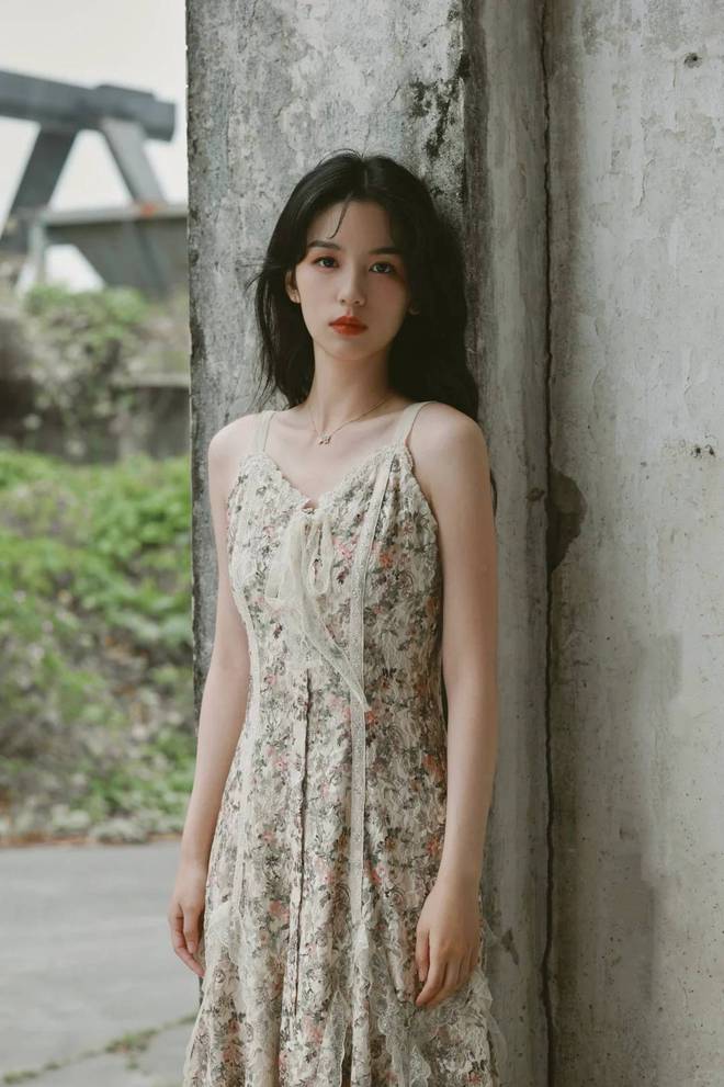 ：透视国风齐爆娜扎虞书欣美学霸屏！开元棋牌app三月女星造型巅峰战(图16)