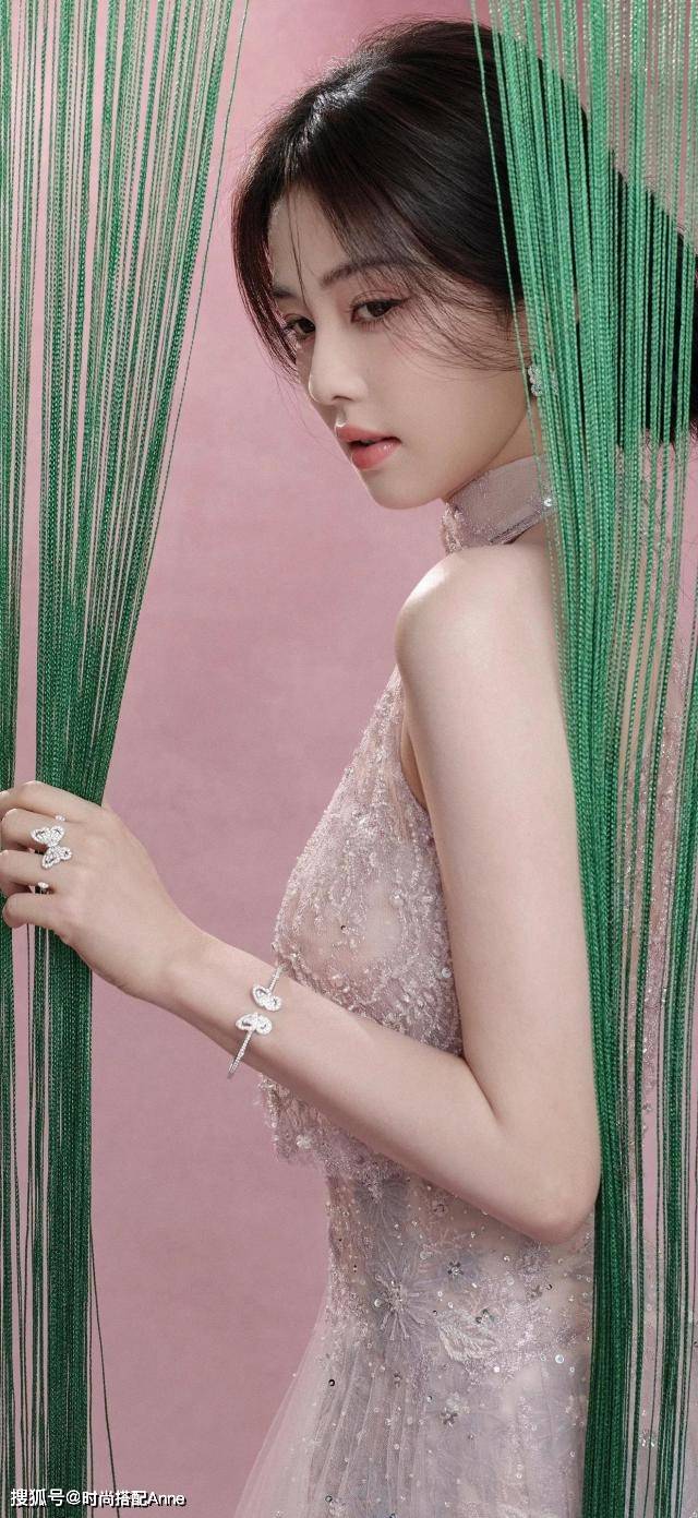 写真粉色蕾丝旗袍优雅迷人开元棋牌白鹿端午节时尚(图10)