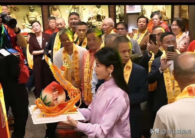 上升！两杠三星护航身边数十位商界大佬开元棋牌app刘涛一到福建咖位自动(图2)