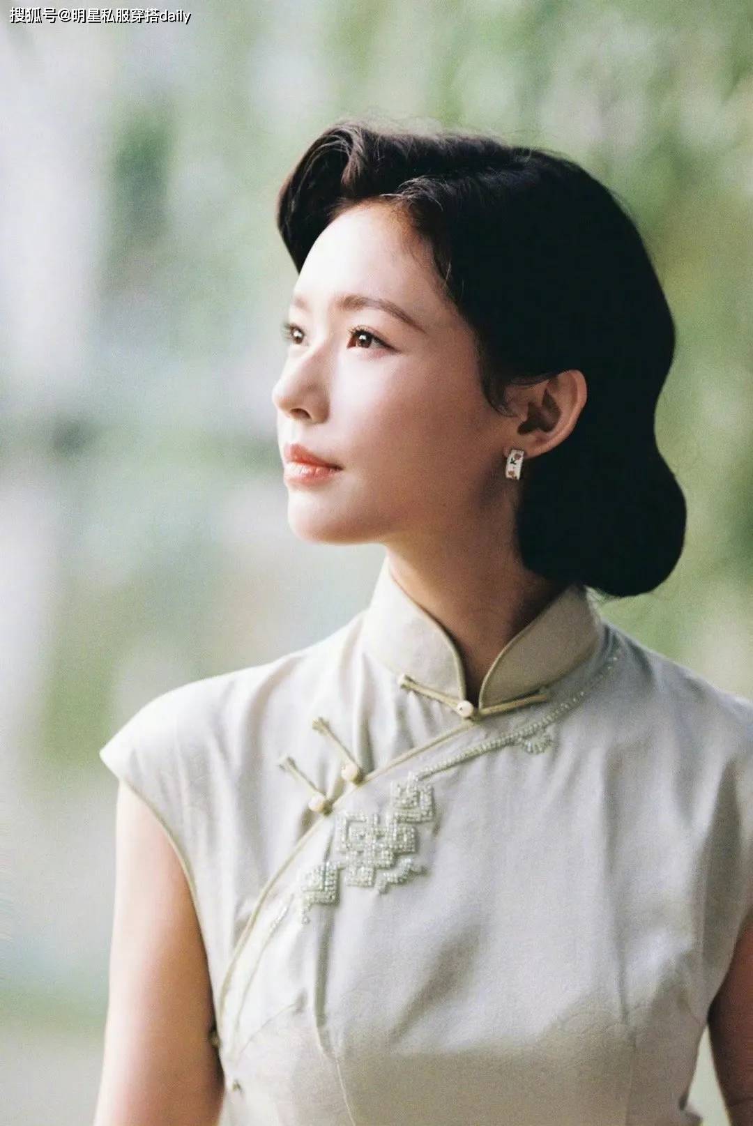美到！穿旗袍扎复古盘发美成民国名媛开元棋牌被林允的“茉莉青提”造型(图6)